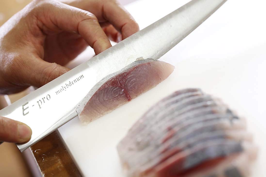 EBM E-PRO モリブデン 筋引 包丁 24cm 楽天市場】EBM E-PRO モリブデン 筋引 24cm(代引不可)【送料無料